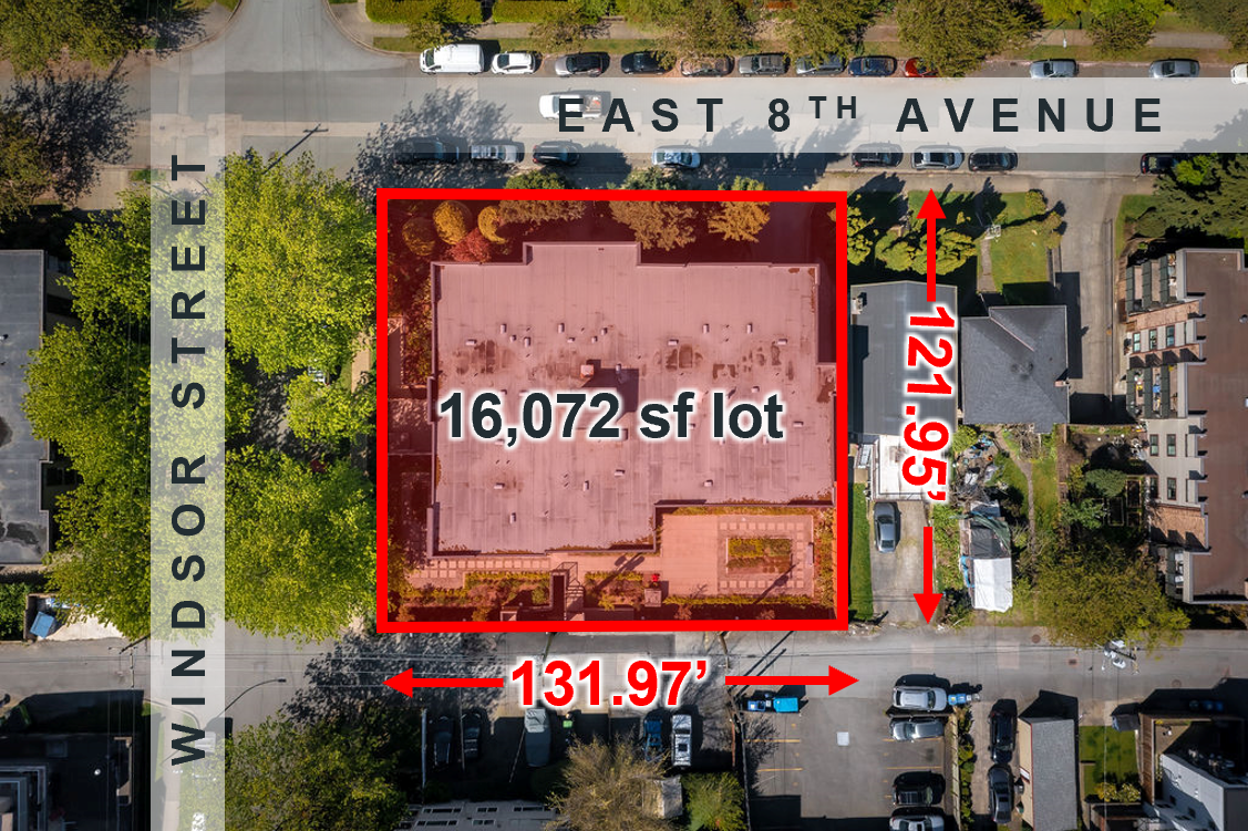 Arla Manor - Birds Eye View of Property with Lot Dimensions